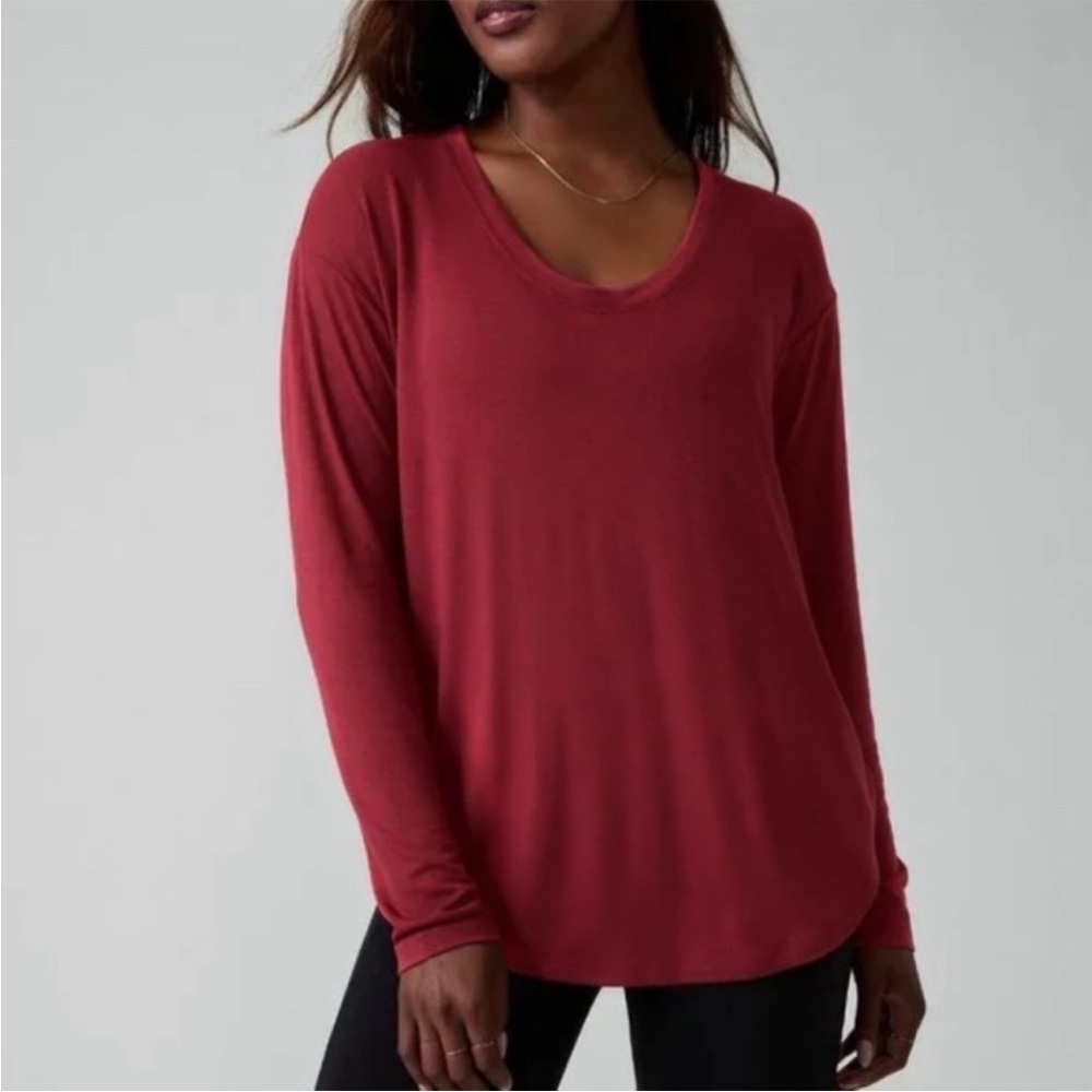 Athleta Cloudlight Long Sleeve Size Medium